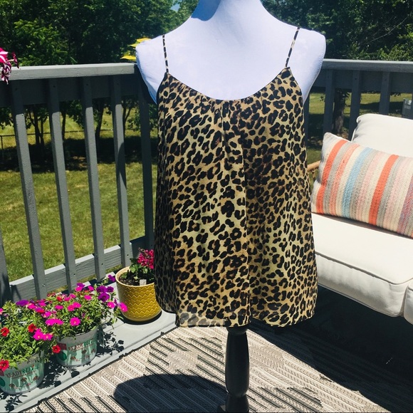 Bloomgdales Animal Print Top Animal Print Women Size Medium Trendy - Picture 8 of 11